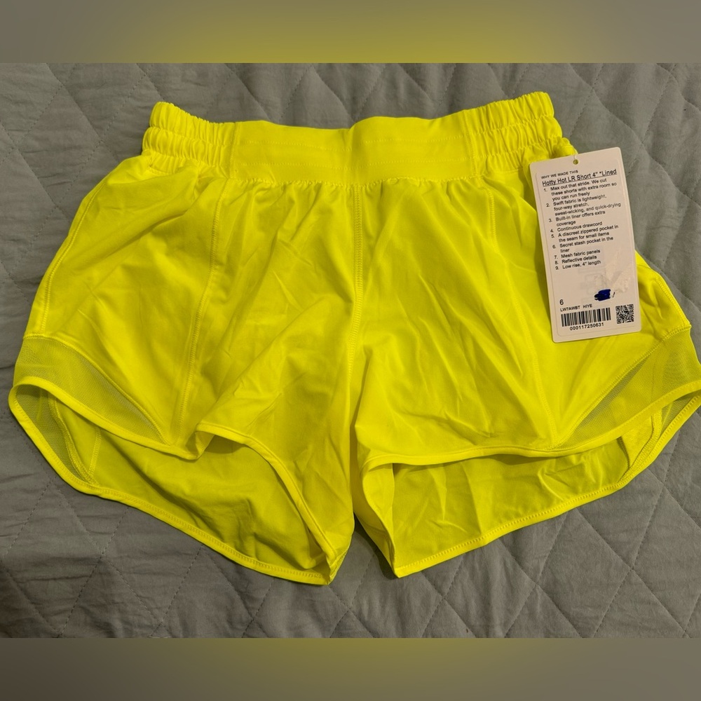 LULULEMON NWT Hotty Hot LR short 4” Lined Neon Yellow SIZE 6